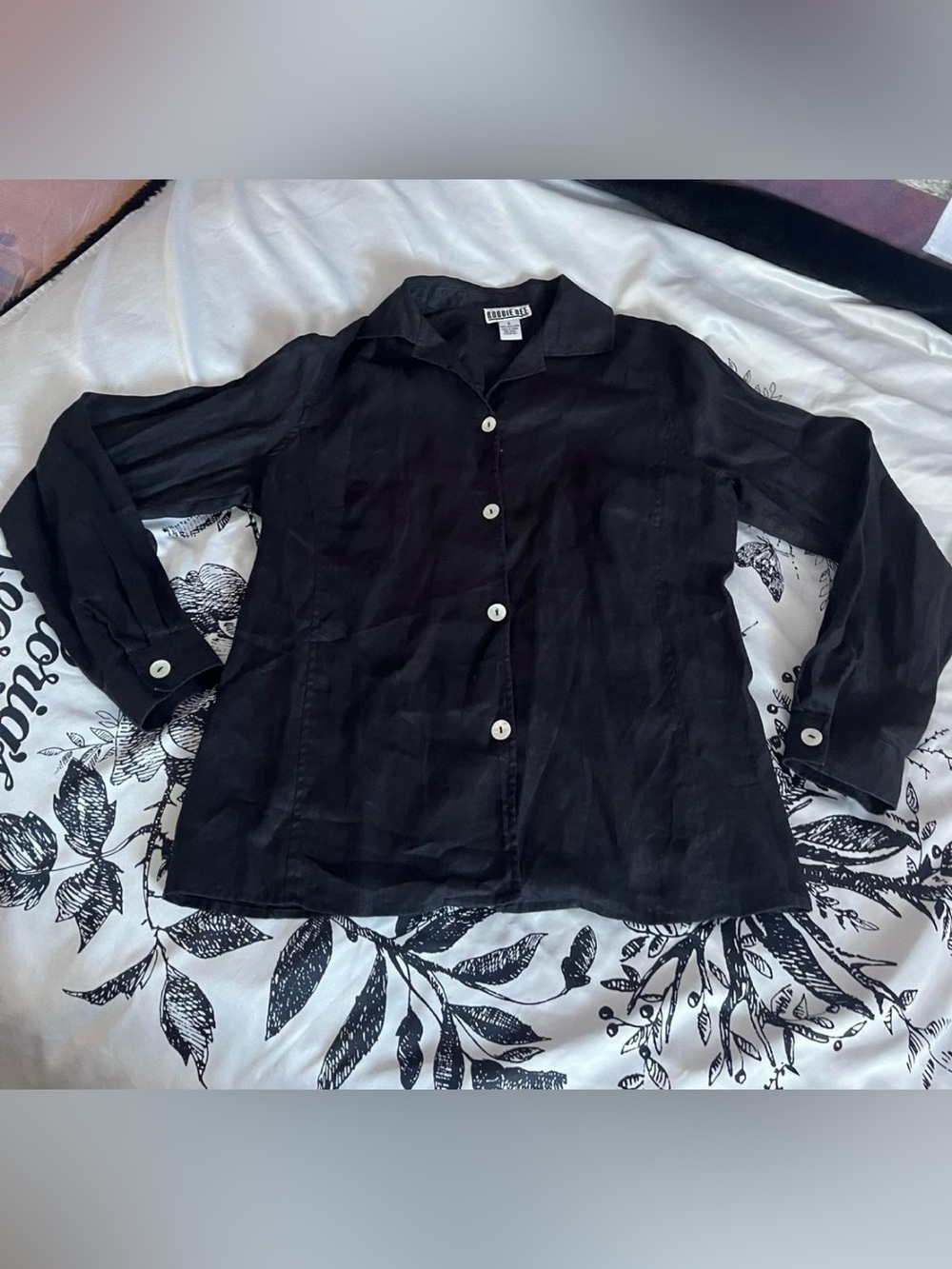 Classic black button-up blouse made from 100% linen 🖤